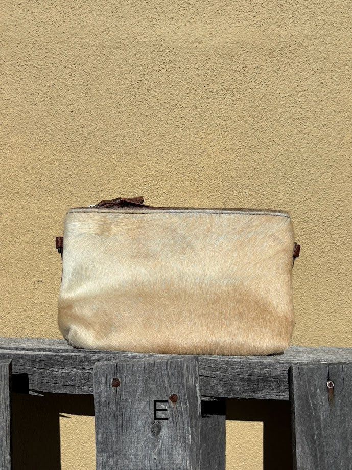 Top Notch Accessories 3066BR Cowhide Wristlet In Brown Leather