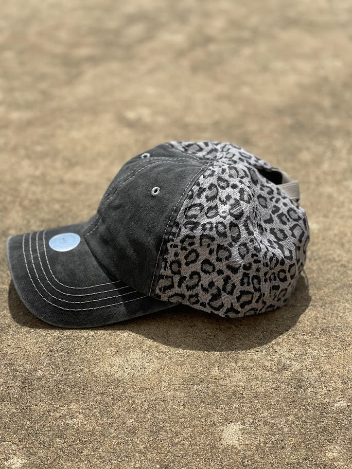 Crisscross Ponytail Gray Leopard Back 027 Cap